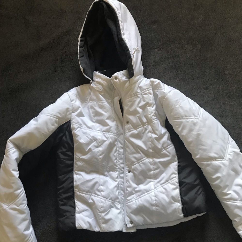 White and grey puff jacket size XL